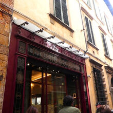 20番地は宝飾店かな