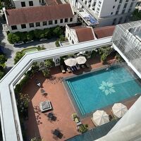 部屋からプール