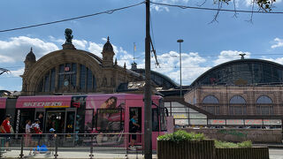 フランクフルト空港からＳバーンで到着