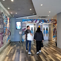 フロントはエレベーターで８階へ