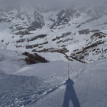 スキー場を下りてくると、遠くに町が見えてきました。