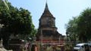 歴史ある美しい仏塔が印象的