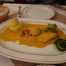 舌平目のロブスターソース　これだけは自分で取り分けました