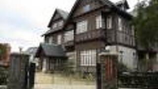 モダンなデザインの外観