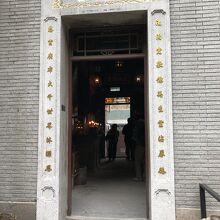 中に入ってみましょう