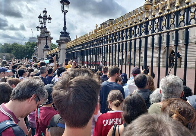 バッキンガム宮殿の衛兵交替式