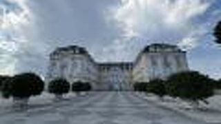 ブリュールのアウグストゥスブルク城と別邸ファルケンルスト