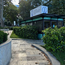 自由広場駅近く