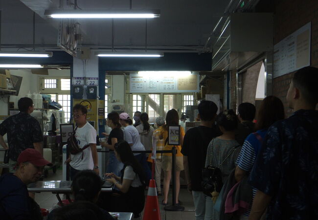 体育館にある豆花と芋圓が絶品の店！