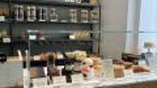 デ ガトー エ デュ パン (Bac通り店)