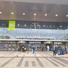 近代的な外観。