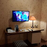 テレビ、机、冷蔵庫