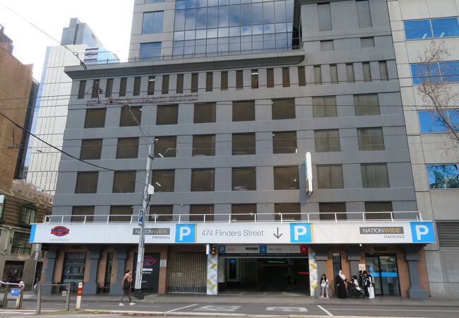 フリンダーズ ストリート