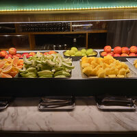 朝食の南国のフレッシュフルーツは一部日替わり　