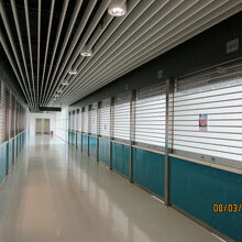 観光（ホテル）案内所はほとんどが閉鎖。