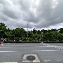 目の前は「ルンピニー公園」