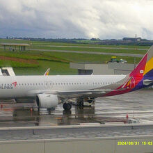 旭川空港に到着したOZ機の様子。