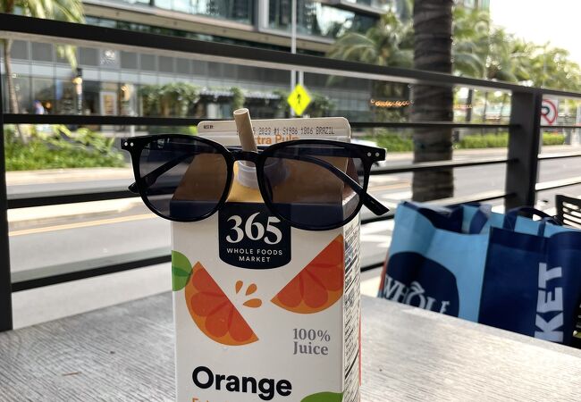 ホールフーズ マーケット (クイーン店)