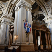 内部は広すぎる