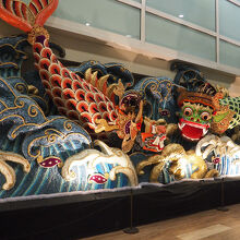 到着時の壁面アート