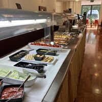 朝ごはんは清潔で充実