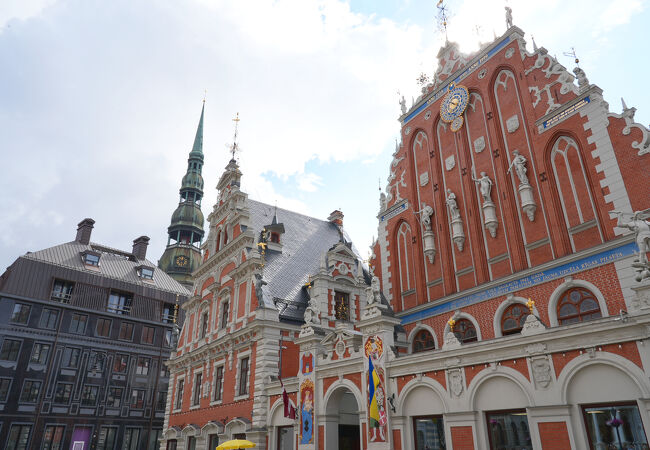 ブラックヘッドの会館