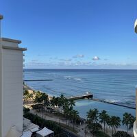 部屋のラナイから最高に素敵な海でした。