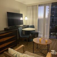 ハッピーアワーのジュースを部屋でゆったり