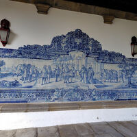 大きなアズレージョが数点あります