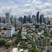 バルコニーからアソーク・ナナ方面の眺め…大都会ですね