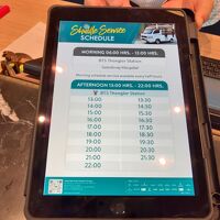 シャトルの時間を確認して…