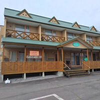 一見アパートの様な外観。