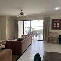 3ベッドルームリビング右にキッチン左にマスターベッドルーム