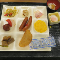 朝食バイキングも品数色々
