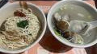 地下のフードコート