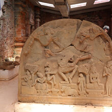 彫刻展示室内に展示されています