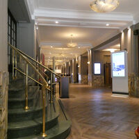 ホテル内部は豪華です