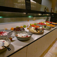 ビュッフェ朝食は品数が多くてリッチです