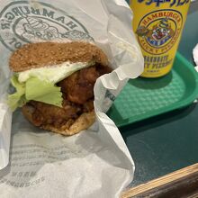 ラッキーピエロ マリーナ末広店