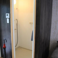 客室のシャワーブース