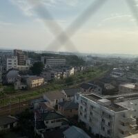 部屋からの景色、線路のそばです