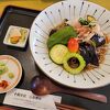 土日は行列ができる人気のお蕎麦やさん。