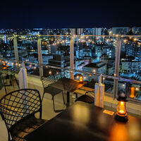 最上階のバーラウンジ