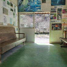 駅舎には落書き帖もありました