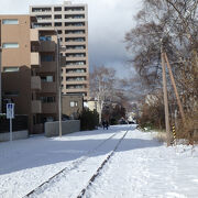 雪に埋もれる廃線跡