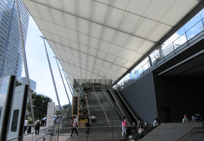 東京グランルーフ、グランルーフフロント