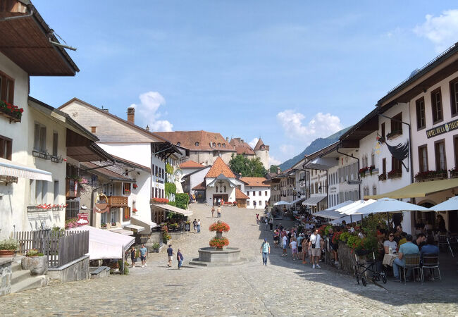 グリュイエール城