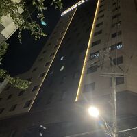 ネオンサインが目印になった