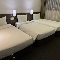 シングルベッド3台のトリプルルーム