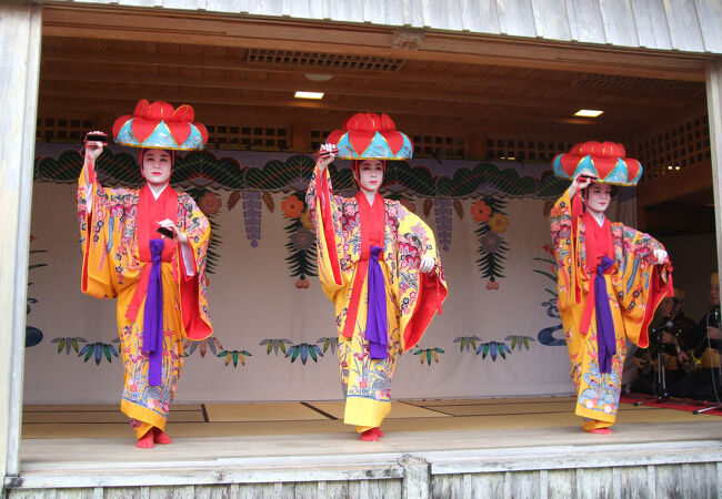 訪ねた時は琉球舞踊の披露があって